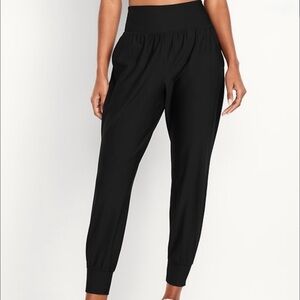 Old Navy High-Waisted PowerSoft Pocket Joggers – Black